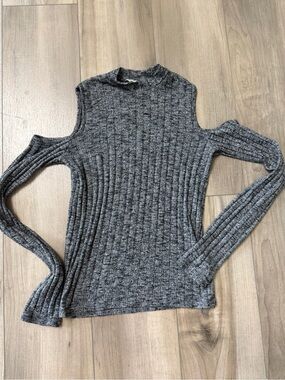 Express Cold-Shoulder Ribbed Sweater - Gray Small